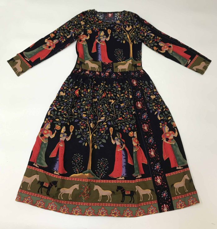 Vestido negro diseño árbol - Galerías el Triunfo - 291001736642