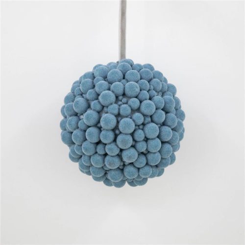 Bola con pompones azul - Galerías el Triunfo - 100307378493