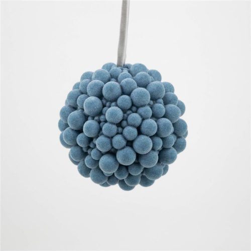 Bola con pompones azul - Galerías el Triunfo - 100307378494