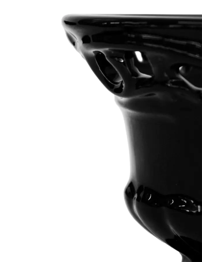 Maceta Ovalada de Porcelana Negra - Image 3
