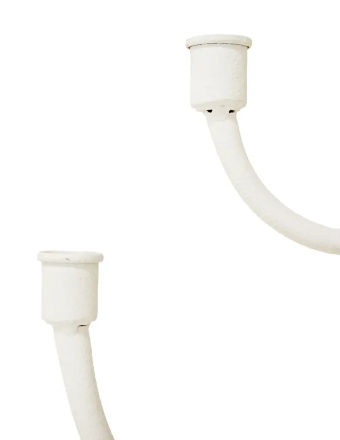 Candelabro de Metal con Base de Madera - Image 2