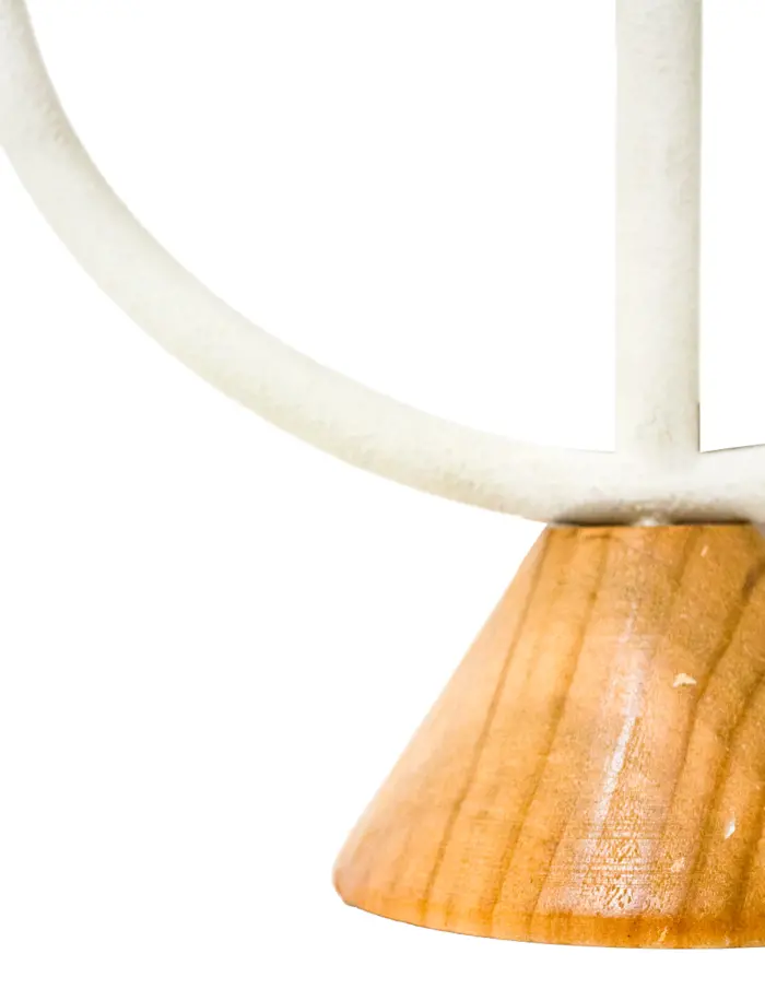 Candelabro de Metal con Base de Madera - Image 3