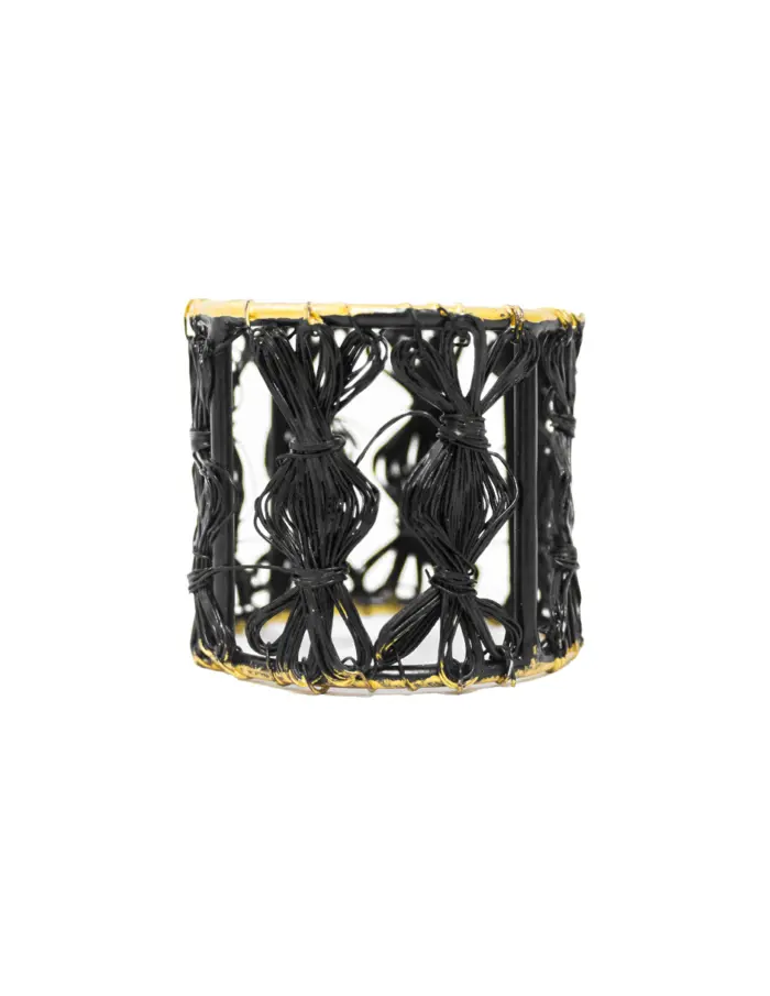 Servilletero de metal tejido negro con orilla dorada de 3.75x5cm - Image 2