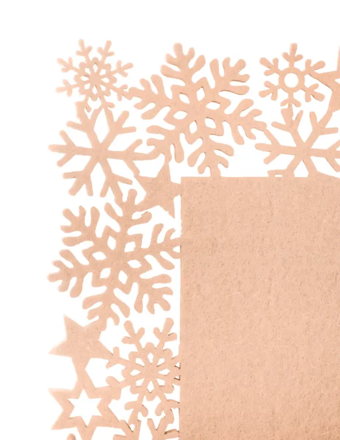 Camino de mesa de fieltro beige con orilla de copos de nieve de 119x30cm - Image 3