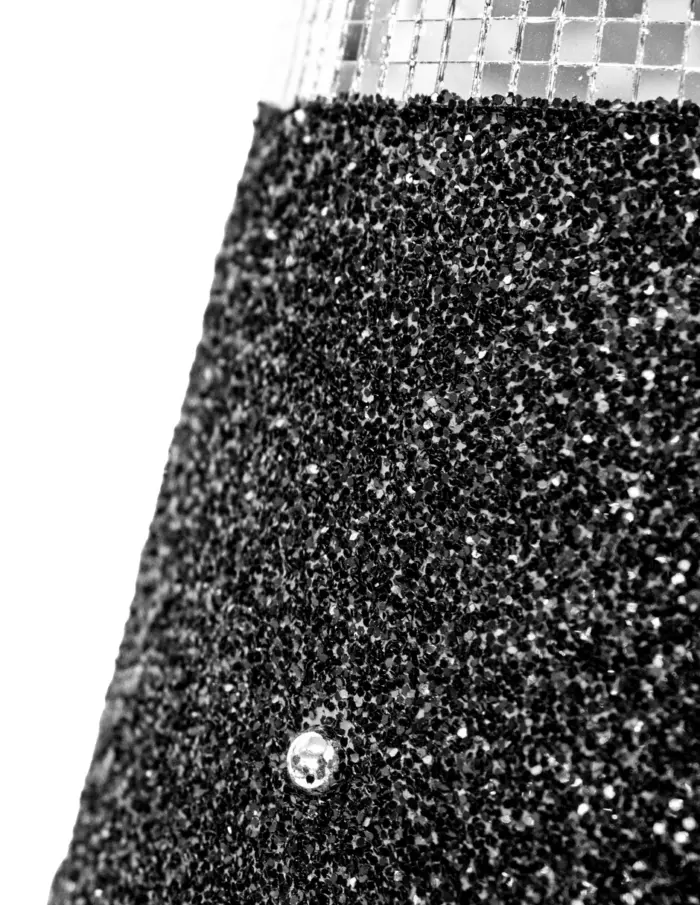 Lámpara de mesa de cerámica diseño piedras brillosas de color negro de 24.5x24.5x39cm - Image 4