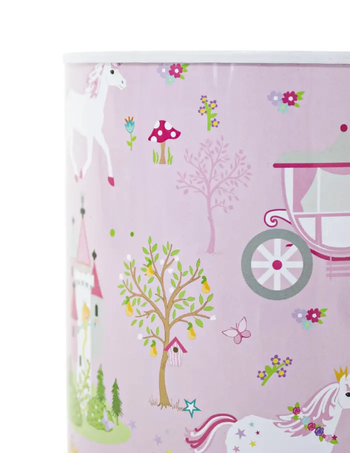 Alcancía metálica estampado princesas con carruaje rosa de 10x10x15cm - Image 3