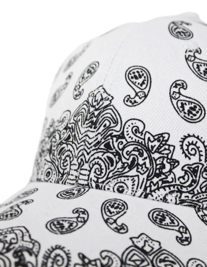 Gorra blanca con mandalas negras - Image 3