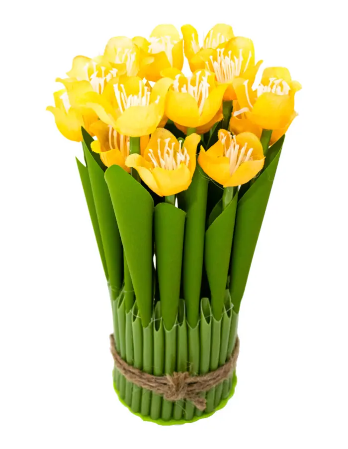 Ramo de tulipanes amarillos en base de 7.5x7.5x21cm - Image 2
