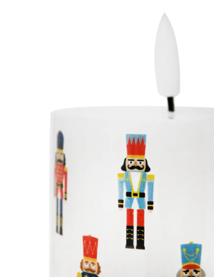 Set de 3 velas de luz LED diseño cascanueces (usa baterías AA no incluidas) de 7.5x10x13x15cm - Image 3