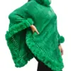 Capa verde con peluche en las orillas de 65x65cm - Image 2