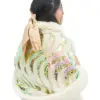 Capa de invierno beige con orilla de peluche y lentejuelas de 96x74x0.1cm - Image 3