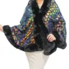 Capa de invierno negra con dorado y orilla de peluche con lentejuelas de 96x74x0.1cm - Image 2