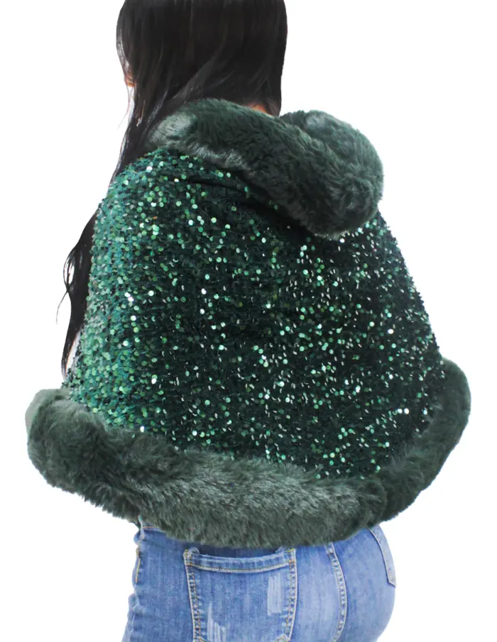 Capa de invierno verde con orilla de peluche y lentejuelas de 80x70x0.1cm - Image 3