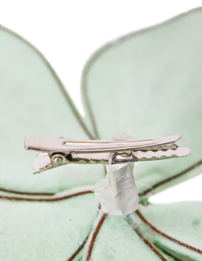 Pick de flor de terciopelo verde menta con diamantina y clip de 17cm - Image 3