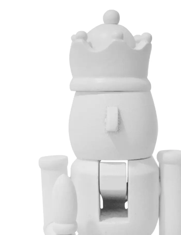 Cascanueces blanco de 25cm - Image 3