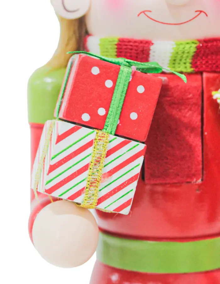 Duende rojo con verde y cajas de regalo de 10x10x38cm - Image 3
