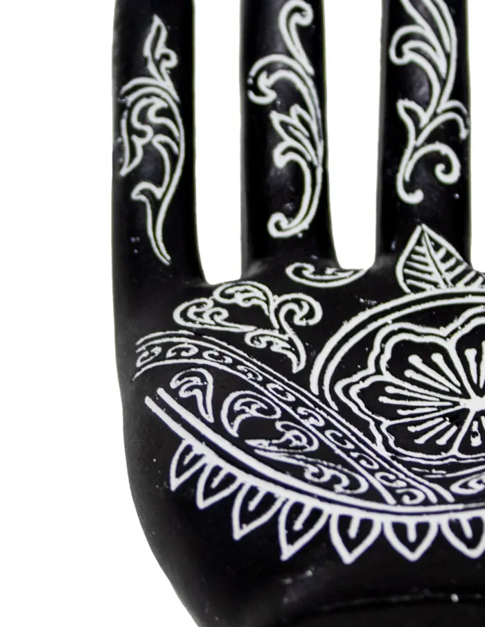 Mano de poliresina negra con grabado de 13x9.5x5.5cm - Image 3