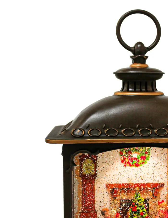 Linterna musical café con Santa y niños en chimenea con luz LED y cable USB (usa baterías 3AA no incluidas) de 13.5x8.5x22.5cm - Image 4