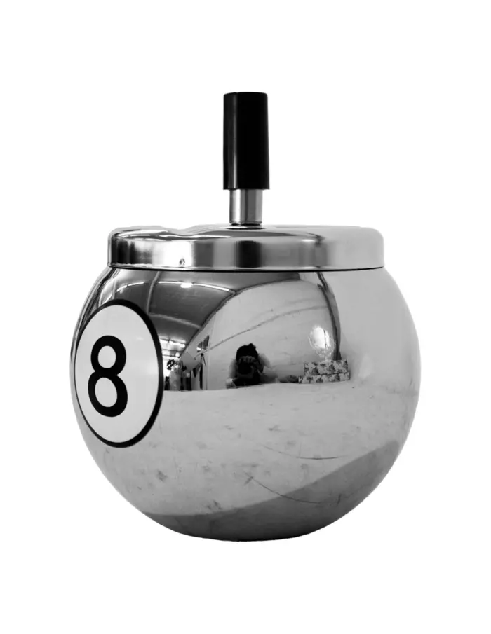 Cenicero diseño bola de billar 8 - Image 2
