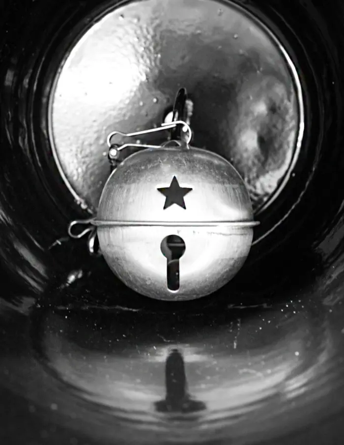 Campana de metal negro de 19.5x24cm - Image 3