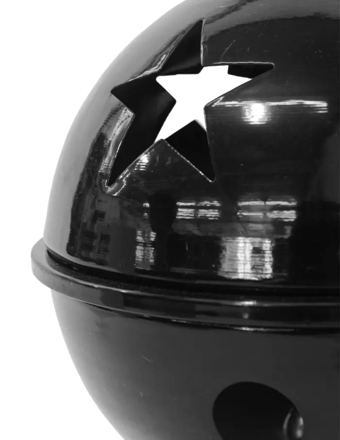 Cascabel negro con estrellas perforadas de 35cm - Image 3