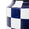 Jarrón de porcelana diseñó ajedrez blanco con azul marino de 17x17x33cm - Image 3