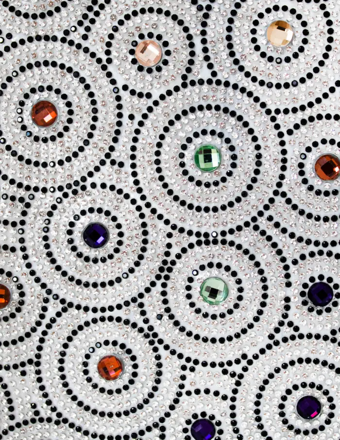Florero de porcelana redondo plateado con negro e incrustaciones de cristales de color de 38.2x8.8x3 - Image 4