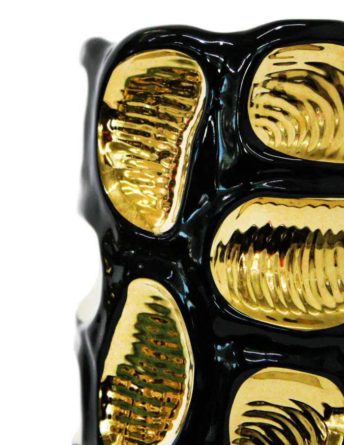 Florero de porcelana negra con dorado de 16.3x16.3x24cm - Image 3
