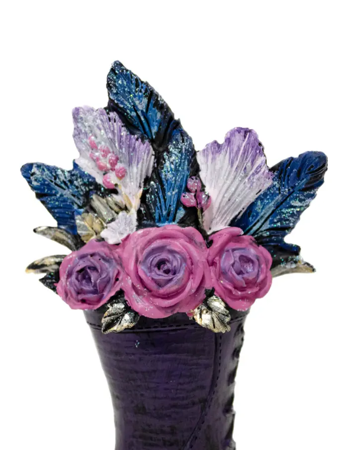 Bota con flores de resina de 13.5x6.5x22cm - Image 3
