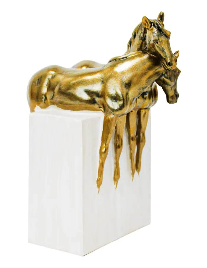 Escultura de caballos dorados de resina de 16x13x23cm - Image 2