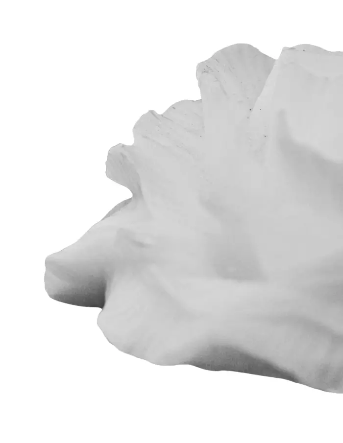 Vela blanca diseño flor de 13.5x15.5x4.5cm - Image 2