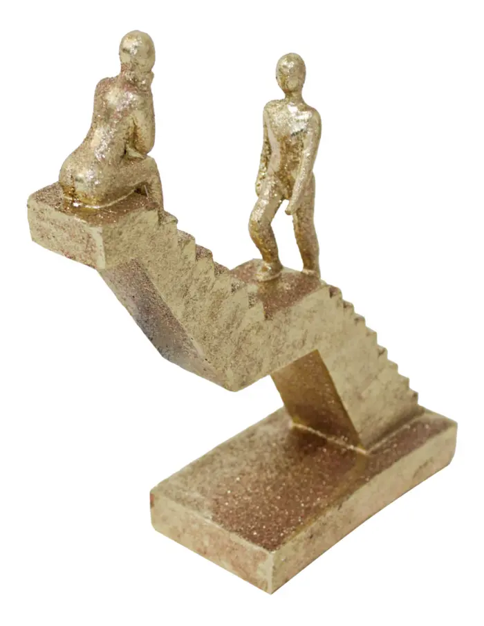 Pareja de poliresina en escaleras dorada de 19.5x6.5x22cm - Image 4