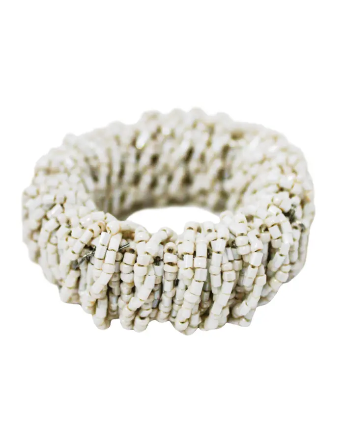 Juego de 4 servilleteros con chaquiras blancas de 6cm - Image 3