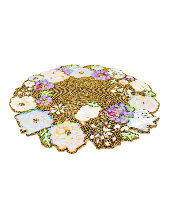 Mantel individual bordado de chaquiras diseño flores nacaradas de 35cm - Image 2