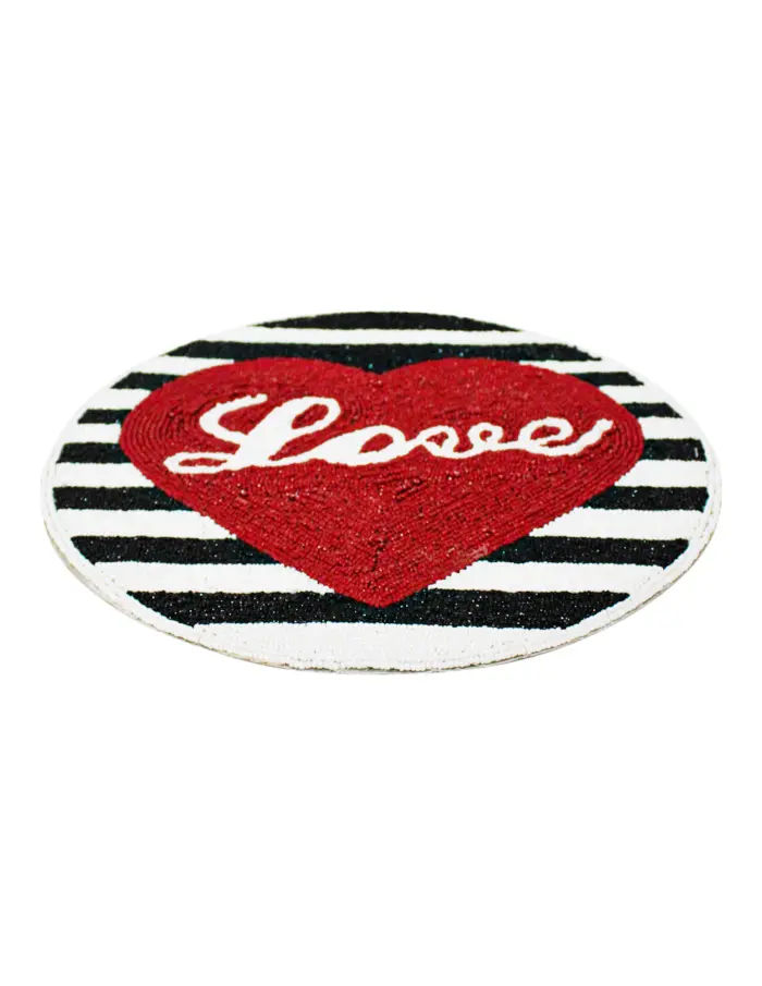 Mantel individual bordado de chaquiras diseño corazón con palabra LOVE de 35cm - Image 2