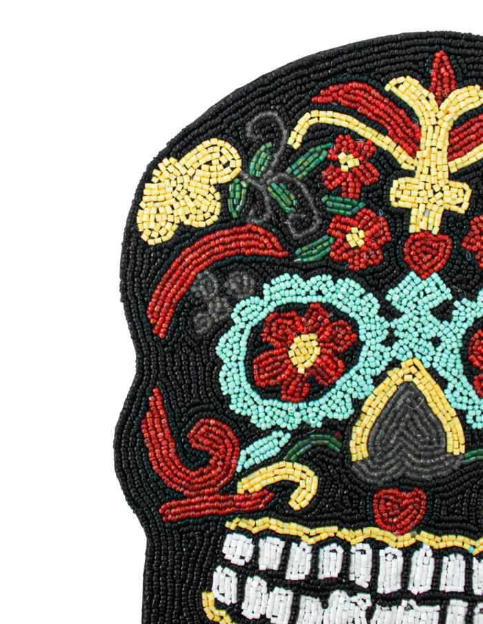 Mantel individual bordado de chaquiras diseño calavera negra con rojo de 35x25cm - Image 3