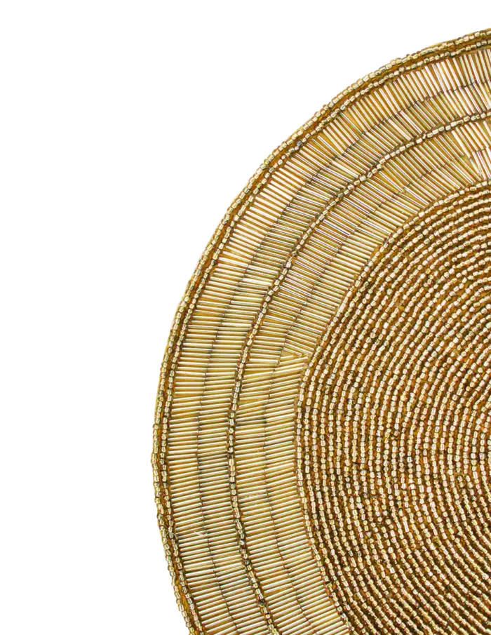 Mantel individual bordado de chaquiras doradas con canutillo de 35cm - Image 3