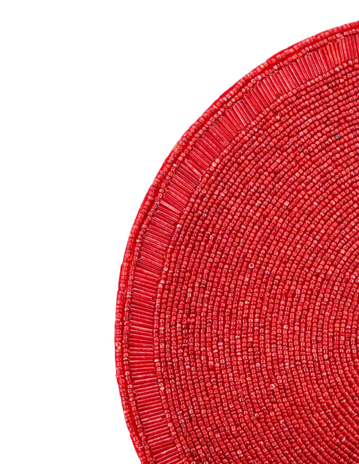 Mantel individual bordado de chaquiras rojas de 35cm - Image 3