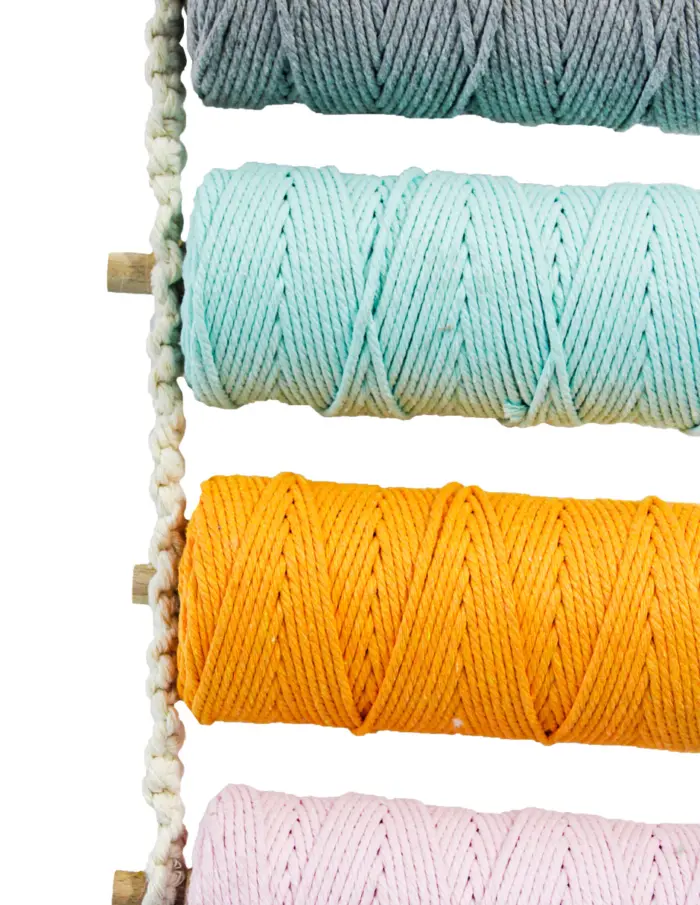 Colgante de macrame con 7 carretes de hilos de colores de 7x20x98cm - Image 3