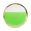 Plato de cerámica verde con blanco y orilla dorada de 20.5x20.5x2cm - Image 3