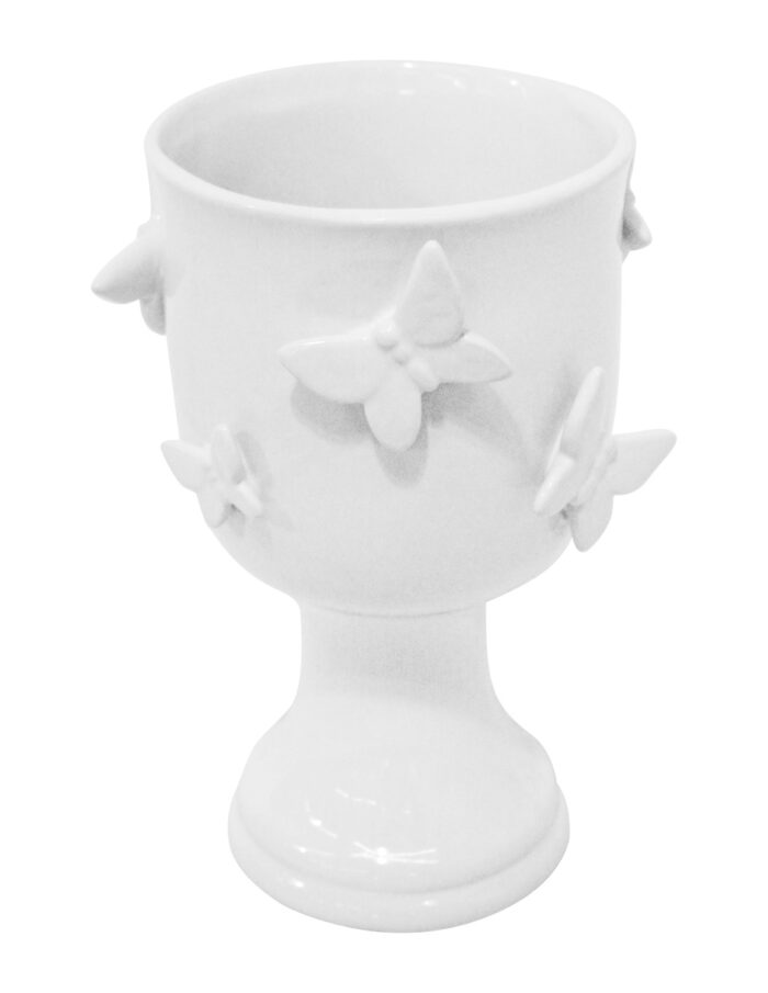 Florero de ceramica blanca con base y mariposas en relieve de 19.6x19.6x30.1cm - Image 2