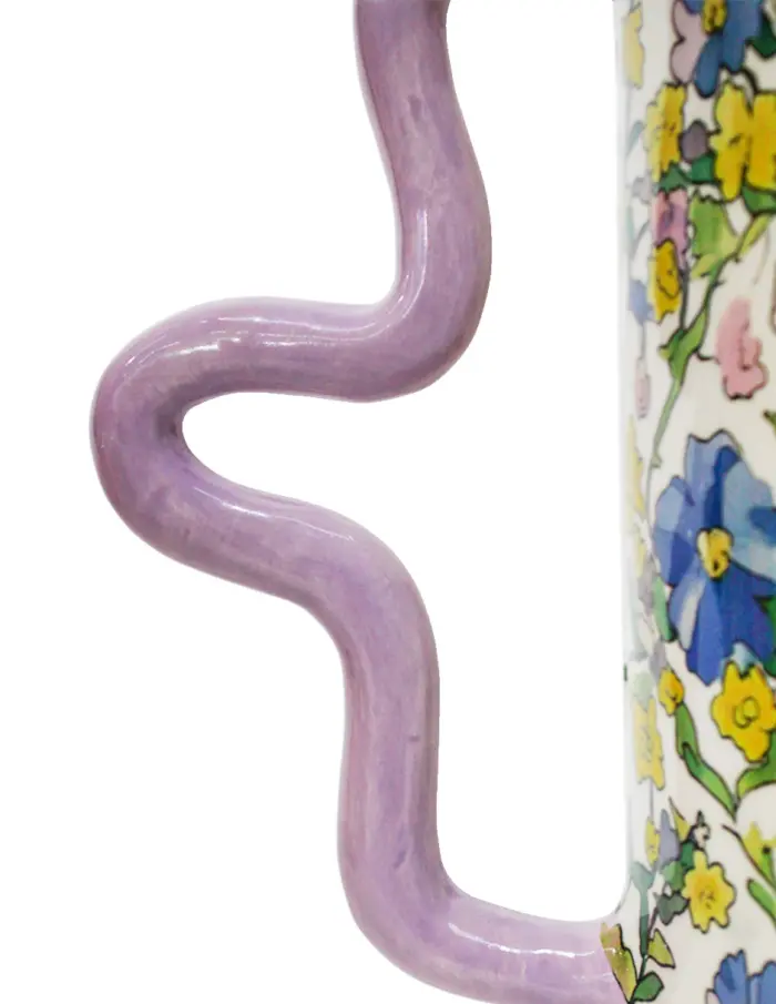 Florero de ceramica estampado flores con agarraderas lila de 29x12.9x20.9cm - Image 3