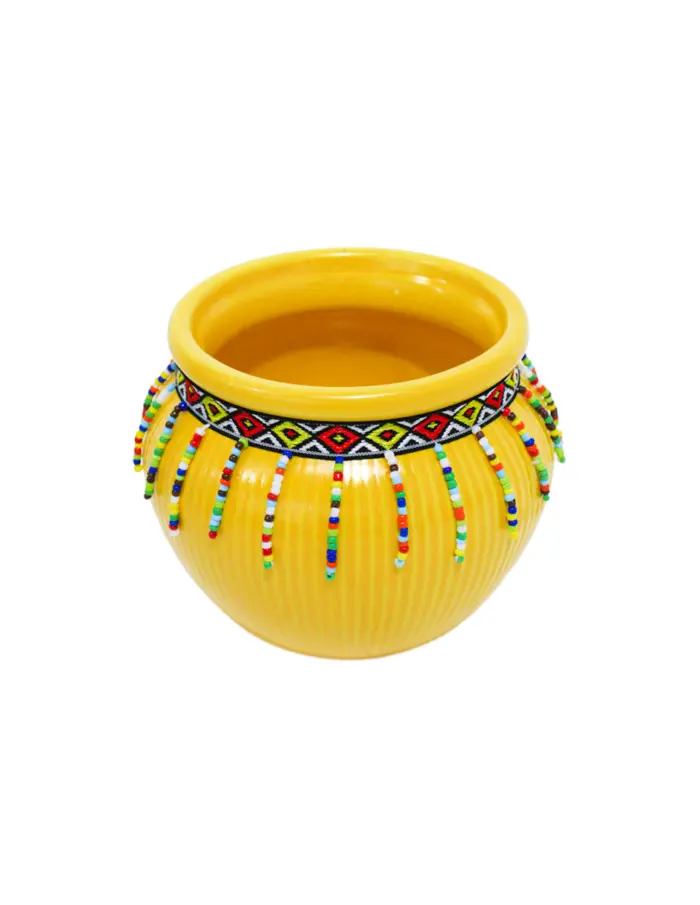 Maceta de ceramica amarilla con chaquiras de colores en la orilla de 12x9.5cm - Image 2