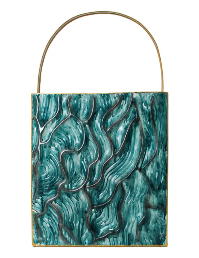 Florero de metal diseño bolsa azul de 26.0x8.3x45.1cm - Image 3