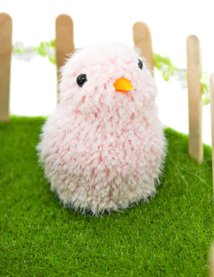 Gallina de fibras naturales en nido con huevos de pascua de 26x21x16cm - Image 3