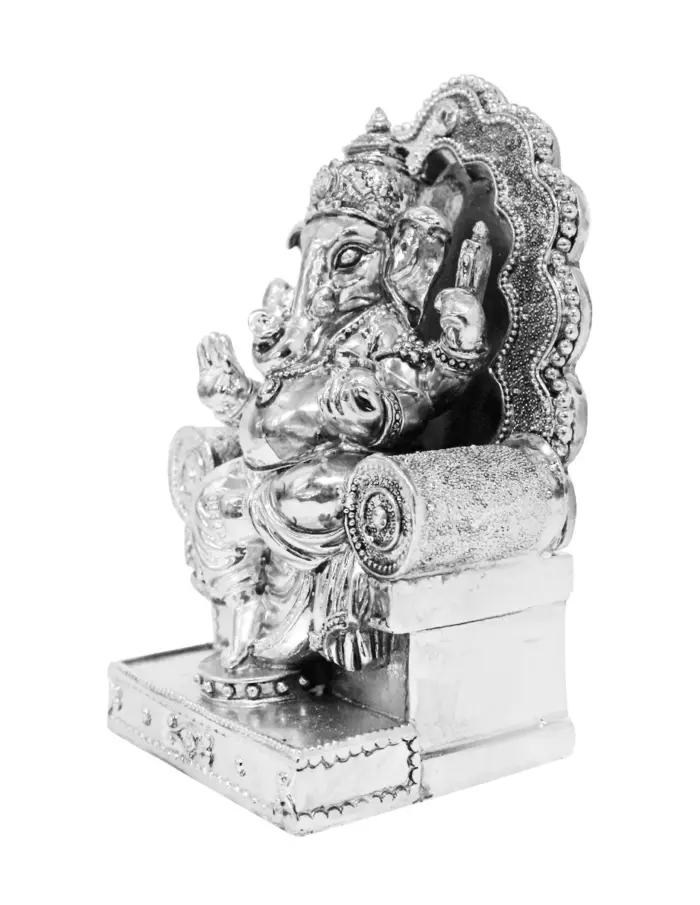 Ganesha de poliresina sentada plateada de 10.5x7.5x15.5cm - Image 2