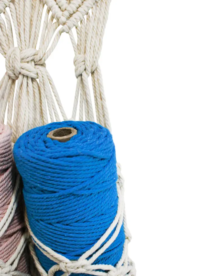 Colgante de macrame con 3 carretes de hilos de colores de 7.5x42x61cm - Image 3