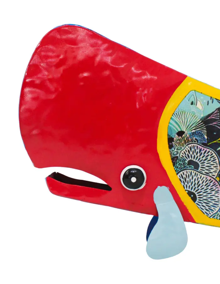 Ballena de metal roja pintada de arrecife de 16x46.5x18cm - Image 4