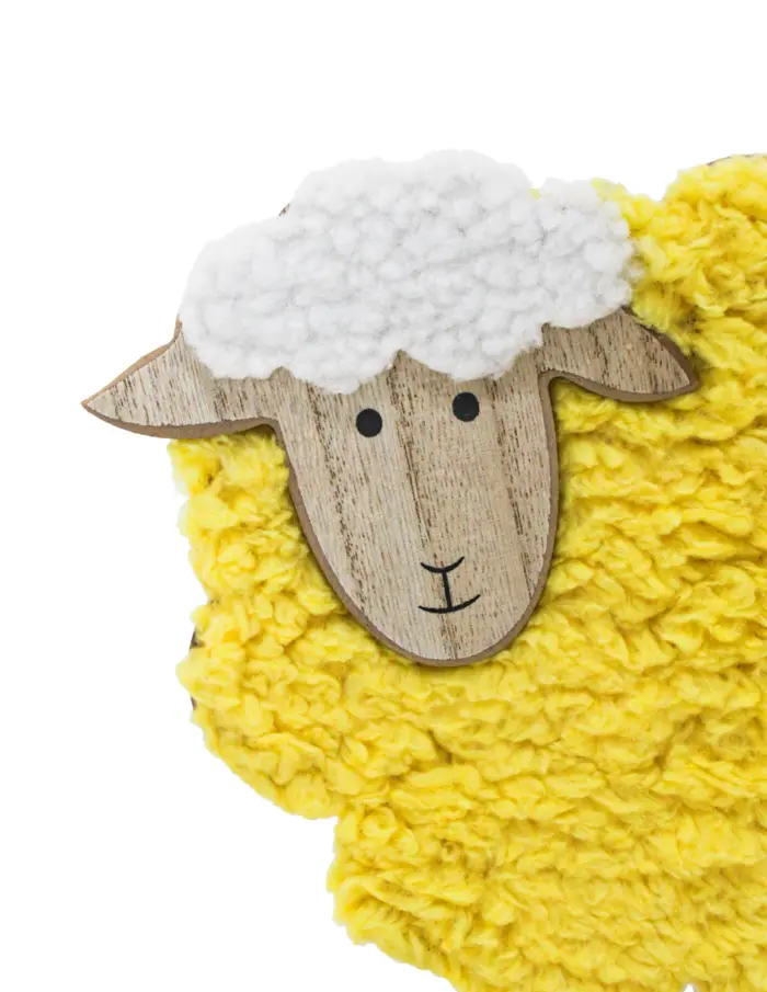 Borrego de peluche amarillo en base de madera de 23.5x6x22.5cm - Image 4