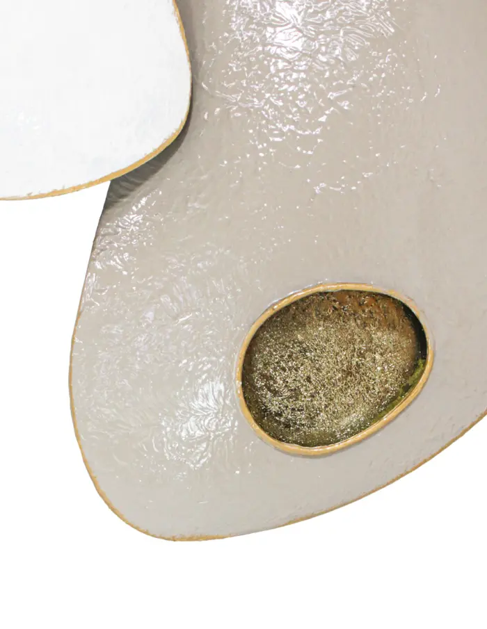 Cuadro de metal diseño abstracto blanco con café de 60.3x52.1x5.1cm - Image 4